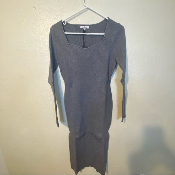 Area Stars Sweetheart Ribbed Sweater Midi Dress in Gray Size Medium NWT - Picture 2 of 8